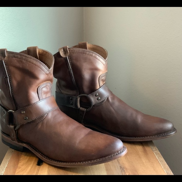 FRYE Wyatt Harness Short boot - Dark Brown, size 9.5 - Picture 3 of 8